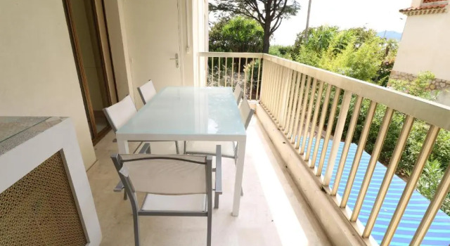 Sea side 2 bedroom with heated pool 322