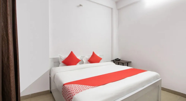 Номер Standard OYO 28691 Hotel Golden Star