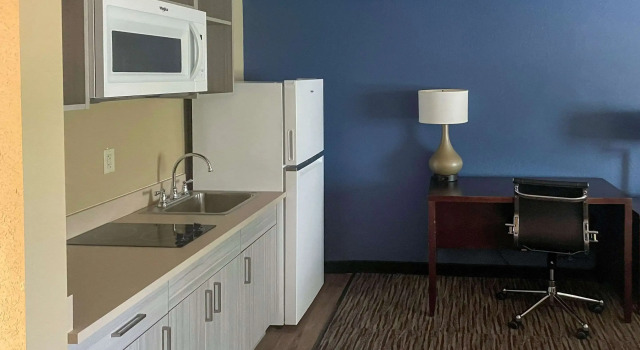 Четырёхместный номер Standard Suburban Studios Arlington Heights Elk Grove