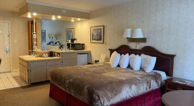 Zoders Inn and Suites, Забронировать Отель Отели Гатлинберг 3 звезды, рядом с Hillbilly Golf, 3*
