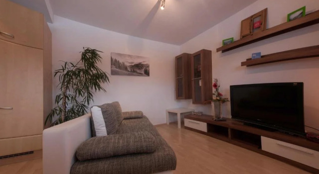 Ferienwohnung Julia, Book Hotel Hotels in Vorarlberg with Parking, Parking