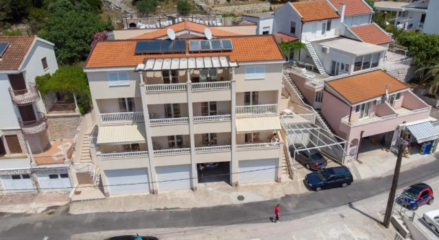 Студия с балконом Apartments Knežević