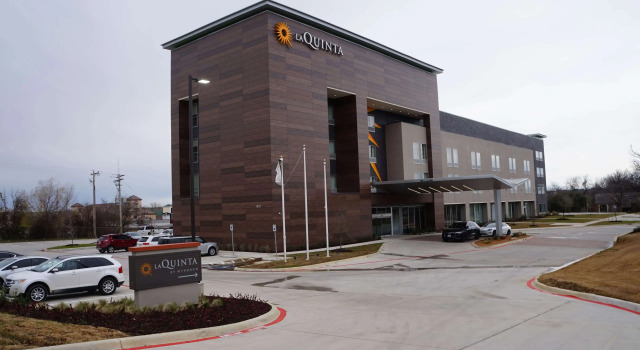 La Quinta Inn & Suites by Wyndham Lewisville
