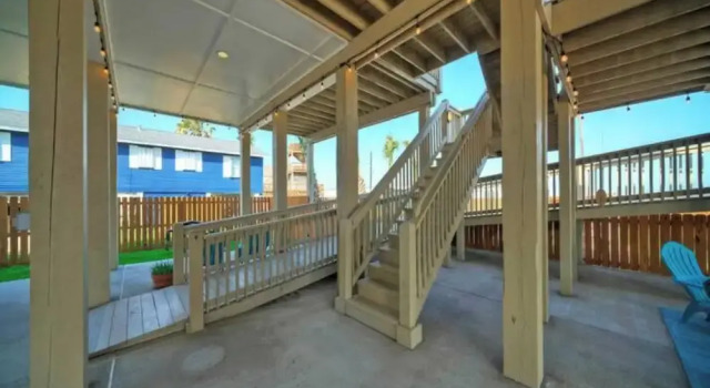 Коттедж с 3 комнатами с балконом Pool, Game Room + Fire Pit Golf Cart Zone Near Beach Beacharita by Avantstay