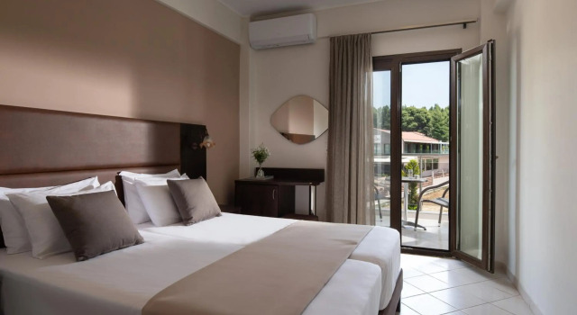 Hotel Simeon, Book Hotel  
