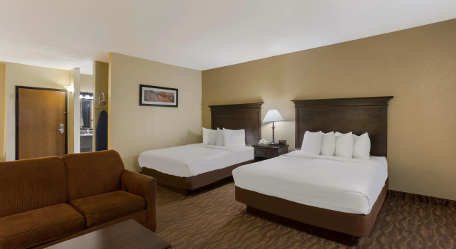 Четырёхместный люкс Best Western Music Capital Inn