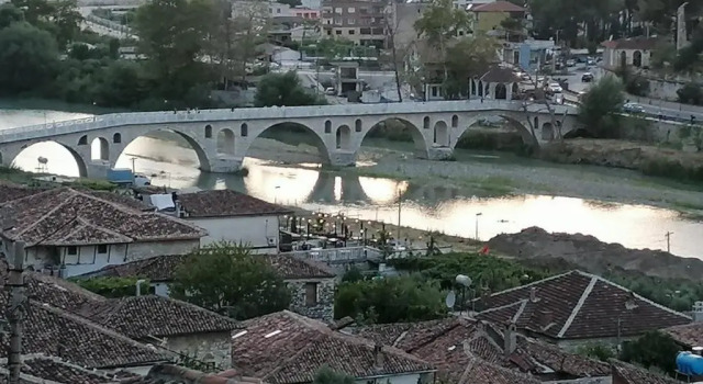 Margarita, Rezerwuj Hotel Obwód Berat Berat County