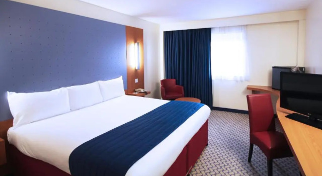 Трёхместный номер Ramada by Wyndham London North M1