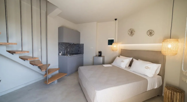 Theros Suites, Réserver Maison d'hôtes Velo-Vocha Corinthie