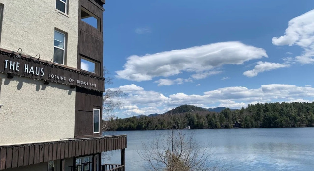 The Haus on Mirror Lake, Забронировать Отель Лейк-Плэсид Whiteface Mountain