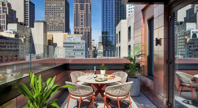 Люкс c 1 комнатой с видом на город Hotel Indigo Melbourne Little Collins by IHG