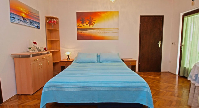Apartment 925
