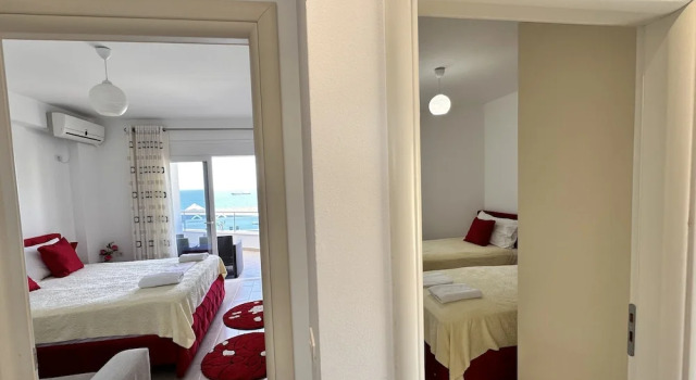 Четырёхместный номер Standard с балконом и с видом на море Hotel Bella Vista