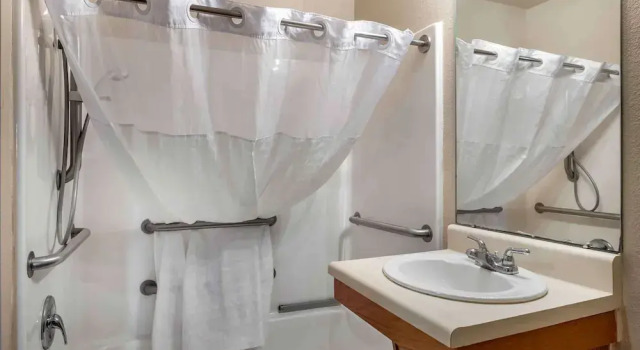 Четырёхместная студия Standard Extended Stay America Select Suites - Wichita - North
