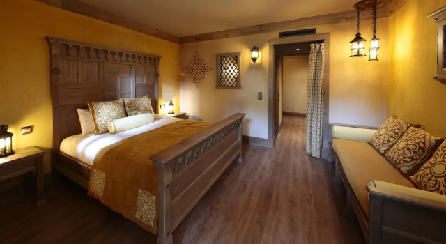 Puy du Fou France - Hotel la Citadelle, Забронировать Отель Лез-Эпес Замок Пюи-дю-Фу