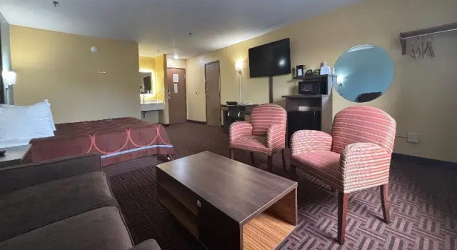 Номер Business Super 8 by Wyndham Peoria