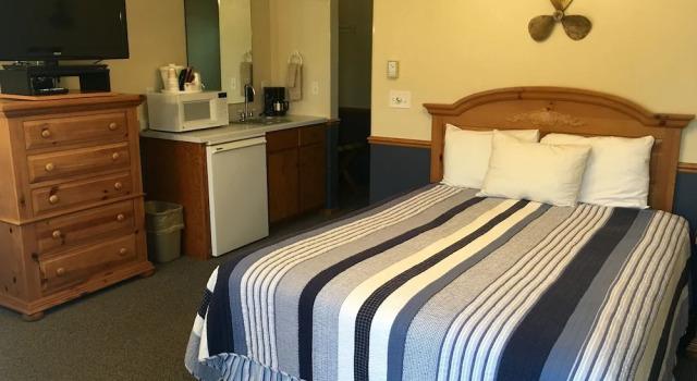 Двухместный номер Standard с частичным видом Bay Breeze Resort