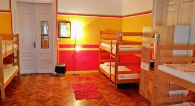 Downtown Hostel Novi Sad, Забронировать Хостел Хостелы Нови-Сад, рядом с Museum of Vojvodina, Хостел