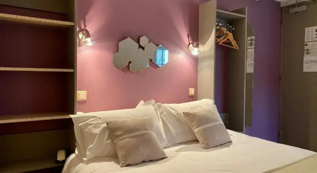 Hôtel des Bains, Rezervovat Hotel Hotely v Lot Valley s parkováním, Parkování