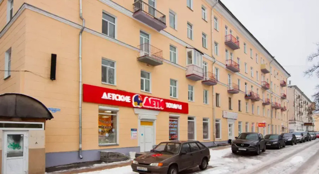 ВГОСТИ Архангельск на улице Северной Двины 95 корпус 2, Забронировать Апартаменты/квартира Отели Архангельска с парковкой, рядом с Мэрия города Архангельска, Парковка
