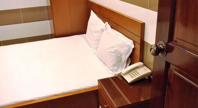 Le Ngan Phung Hotel