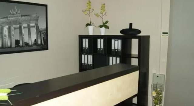 Saks Hotel Pension, Prenota Hotel Mitte Berlino, vicino a Prime Time Theater