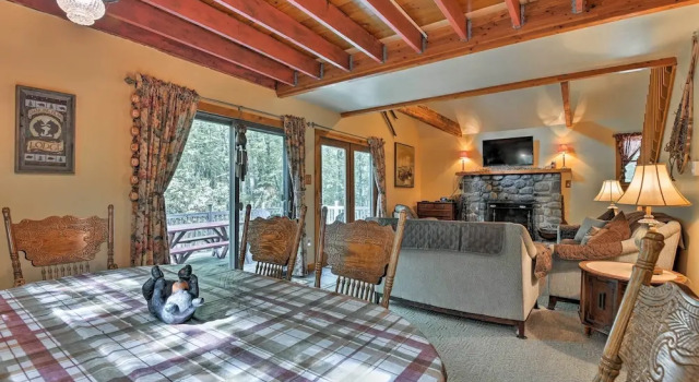 Deck & Big Boulder Views: Lake Harmony House!, Book Vacation Home Lake Harmony Carbon County