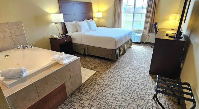 Двухместный люкс Cobblestone Inn & Suites - Clintonville