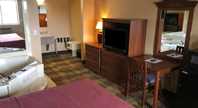 Люкс Luxury Americas Best Value Inn-Livonia/Detroit