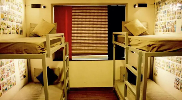 Кровать в общем номере (мужской номер) goSTOPS Delhi - Private Rooms & Dorms