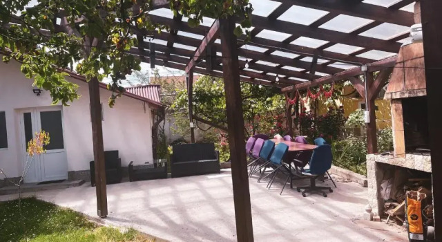 Апартаменты c 1 комнатой Garage Apartment Râșnov