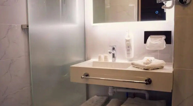 Номер Standard Hôtel Golden Tulip Dieppe
