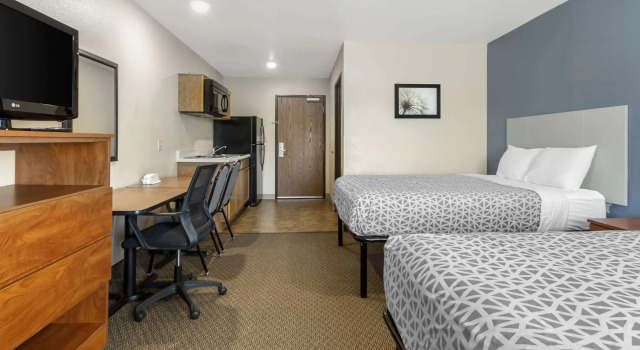 Четырёхместный номер Standard WoodSpring Suites Raleigh Garner