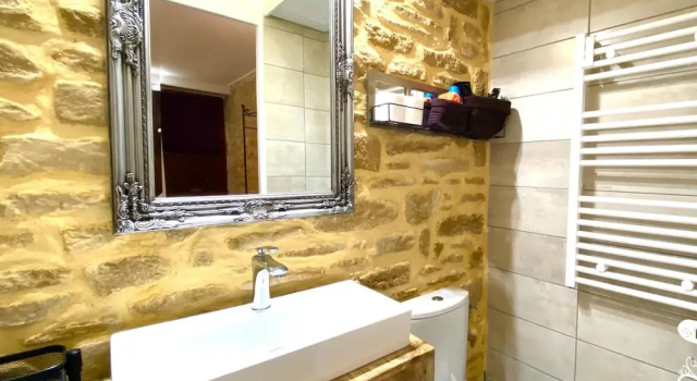 Двухместный номер Classic La Clef des Songes - Maison dHôtes au Calme, au Coeur de Sarlat, 2 minutes à pied de la Cité Médiévale - Climatisation - Petits Déjeuners fait Maison - Parking gratuit - Option Spa et Massages - Piscine de Saison à 400m