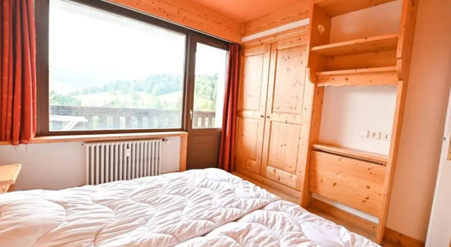 BRIGHT 45 m with VIEW of the Mont-Blanc