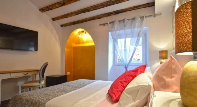Elegant Rovinj Old Town Apartment, Забронировать Апартаменты/квартира Апартаменты Ровинь, рядом с Church of Saint Benedict Rovinj, Апартаменты/квартира