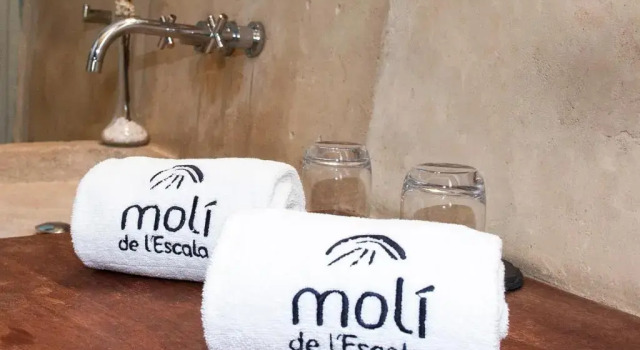 Полулюкс Hotel Molí de lEscala