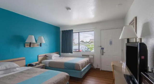 Четырёхместный номер Standard Motel 6 Kansas City, MO - Airport