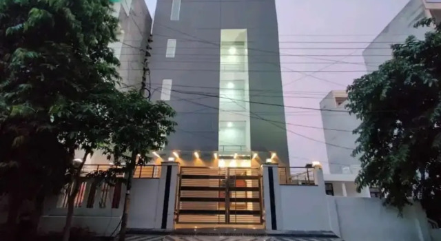 Hotel blue shine, Забронировать Отель Нойда штат Уттар-Прадеш