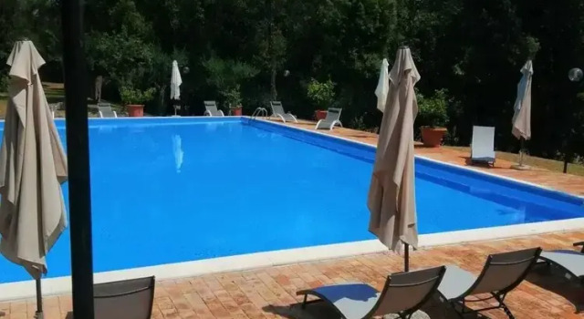 Double Twin Room Private Bathroom for Swimming Pool use, Rezervovat Hotel  