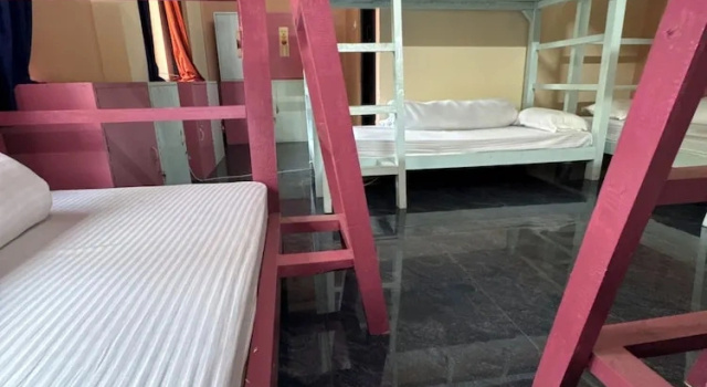 Кровать в общем номере XTSY Travellers Hostel