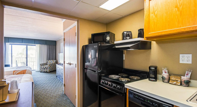 Четырёхместный номер Standard Quality Inn Oceanfront