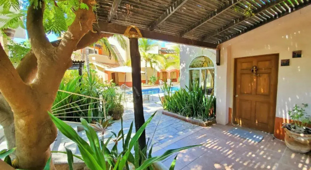Коттедж Coco Cabañas and Casitas Vacation Rentals