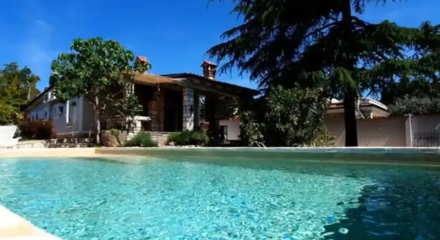 Seafront Dreamy Holiday Home Spina With Pool