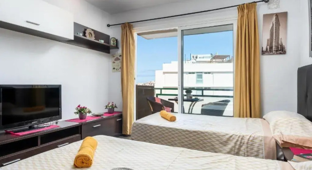 603 Studio Comodoro first sea line, Prenota Hotel Hotel a Tenerife con piscina, Piscina