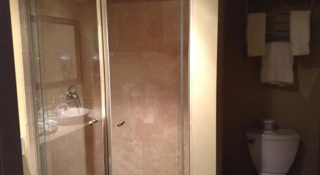 Полулюкс Hotel Brossard, an Ascend Collection Hotel