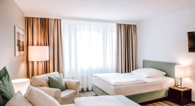 Трёхместный номер Comfort Hotel Concorde