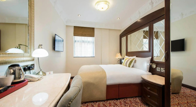 Двухместный номер Deluxe The George Street Hotel