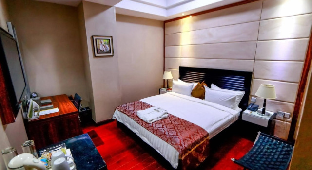 Airport Golden Tulip Hotel, Book Hotel Hoteller i Lagos med pool, Swimmingpool
