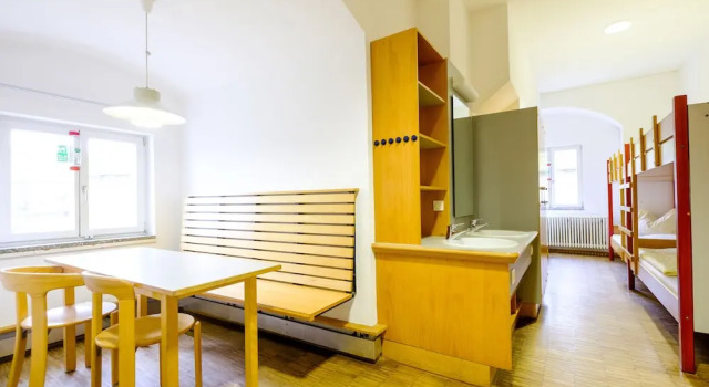 Трёхместный номер Standard с 5 комнатами HI Hostel Jugendherberge Passau